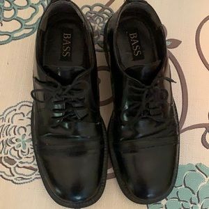 Men’s Bass leather black dress shoes Size 8M